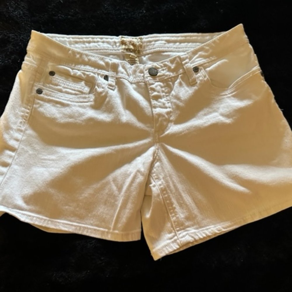 ARDEN B WHITE SHORTS SIZE 10